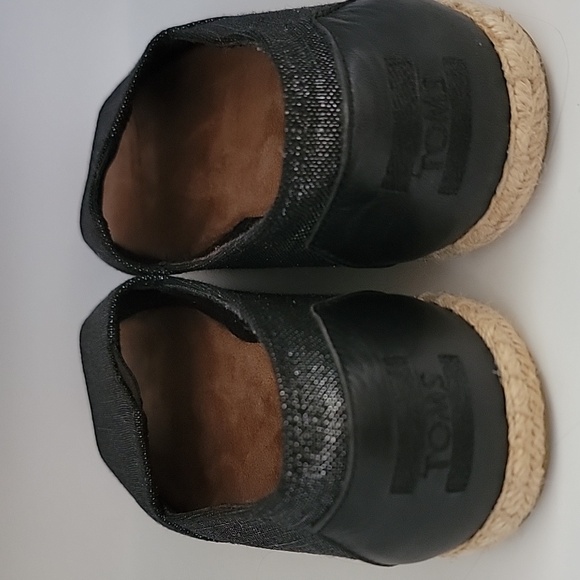 New TOMS SIZE 8.5 - Picture 4 of 5